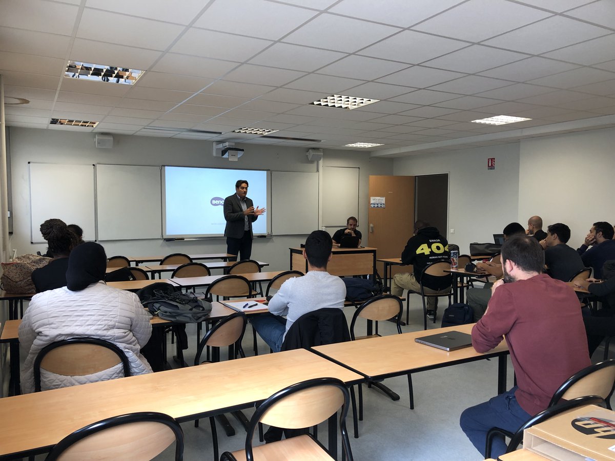MasterSIDRouen's tweet photo. 🚀C'est parti pour une nouvelle édition des PIC (Projets d'Innovation Conception) à l'@univrouen💡

Les enseignants &amp; étudiants de M2 SIME ont accueilli ce matin 2 entreprises venues les challenger. 

A eux de jouer pour répondre aux enjeux de #data, #IA &amp; #systemesembarques📅 https://t.co/WkGOCRUloU