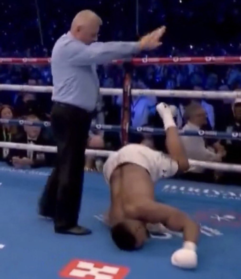 quodliberavem's tweet photo. @5liveSport Steve Bunce and Eddie Hearn- βThis is best version of Joshua weβve ever seenβ #bbcboxing #talksportboxing https://t.co/mWjrbddBZC