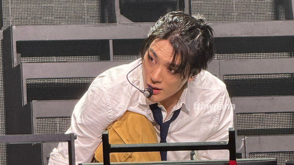 jungshasa's tweet image. IM STILL HERE 😭