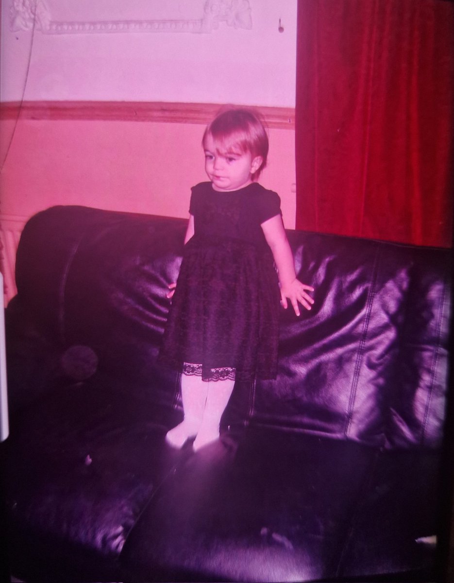 Kicking off the week with a huge throw back. You can tell by my face that I'm already fed up with everything! Even at age 2! 
#donewitheverything