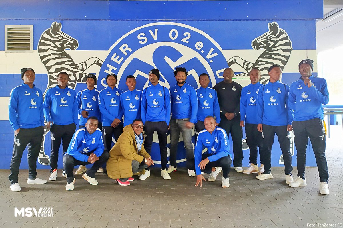 MSVDuisburg's tweet photo. 🗣️ Taaaan 🗣️🗣️ #Zebras! 

Zehn volle Tage in Deutschland: Mit einer Menge Erinnerungen im Gepäck sind die Jungs seit Sonntagabend zurück in Dar es Salaam. 

Der Reisebericht 👉 https://t.co/bVVLLQKg9L

So supportet ihr die TanZebras 👉 https://t.co/t4p170wvkP

#MSVereint https://t.co/RvB6johCEq