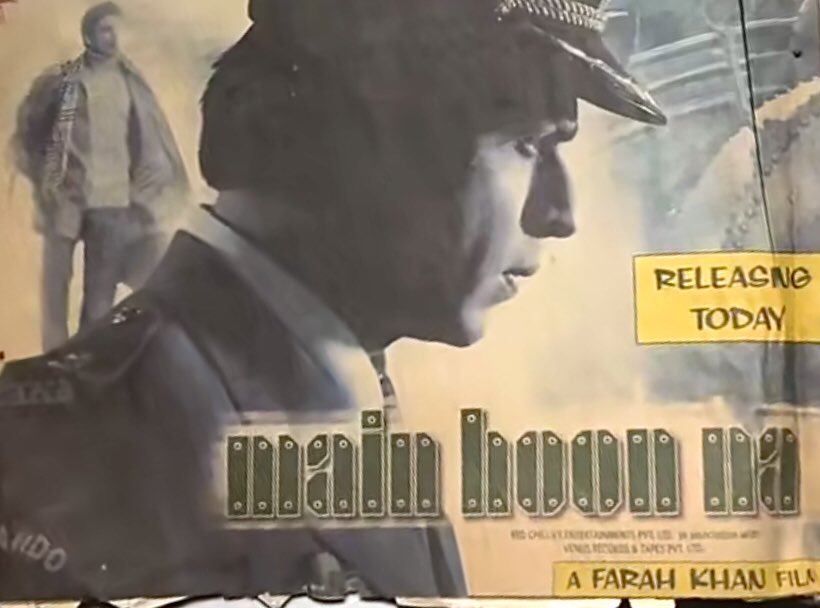 hlfbldme's tweet photo. Newspaper Ad of #Mainhoona on Release day #ShahRukhKhan https://t.co/vWi1JQOjs7