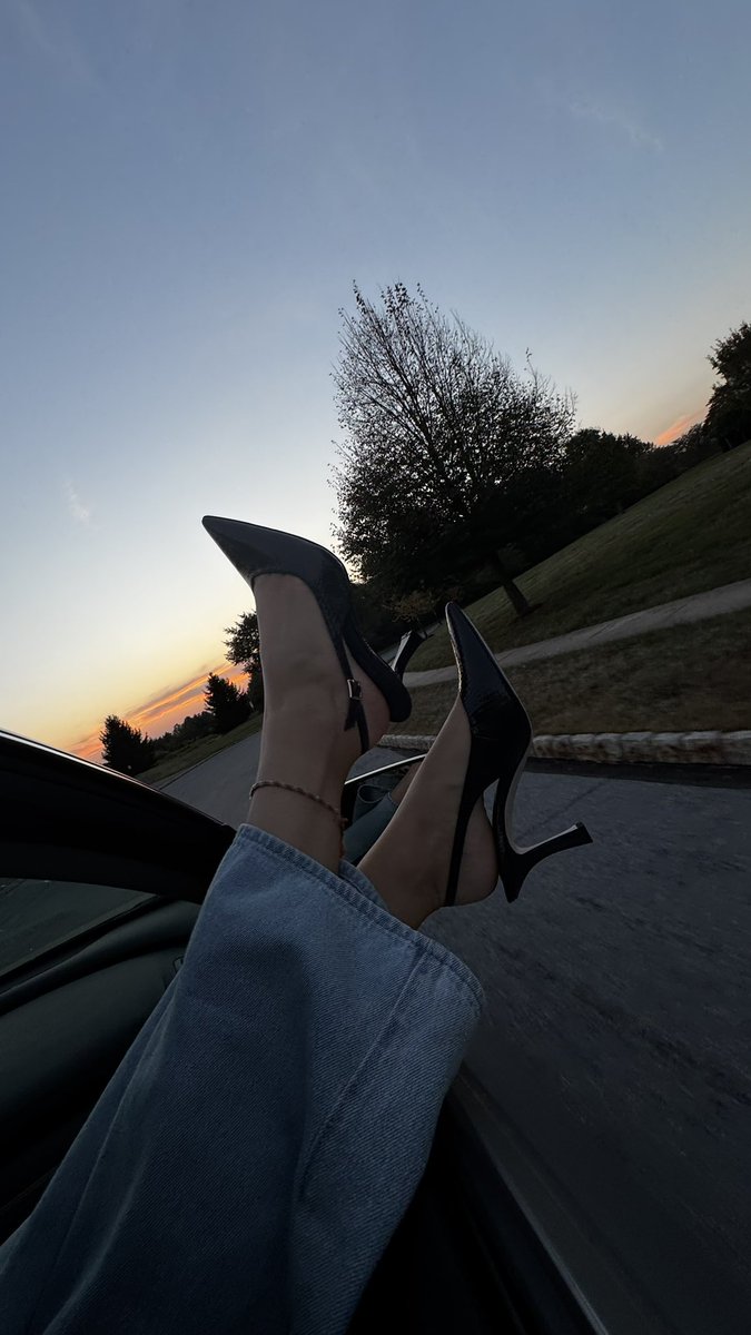 lez4kay's tweet photo. Want to see me take these hot heels off? Want to see me scrunch my soles? Tickle my feet? 

Sub to me FREE onlyfans for feet content and more:) 

https://t.co/zz6BkZfarF

#foot #feet #footpics #feetpics #sellingfeetpics #nsfw #nsfwtwt #footgoddess #footcontent #soles #solepics https://t.co/69zS96EaWf