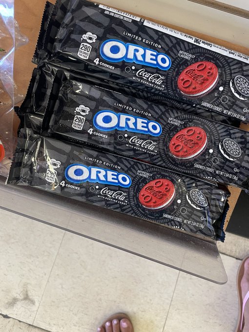 Okay America&hellip;.  But why? @Oreo @CocaCola https://t.co/uMVvsEaAru<a class="tags" target="_blank" title="On Twitter" href="/?out=eyJ0eXAiOiJKV1QiLCJhbGciOiJIUzUxMiJ9.eyJpYXQiOjE3MjcyNjE3NTYsImlzcyI6InR3cG9ybnN0YXJzLmNvbSIsIm5iZiI6MTcyNzI2MTc1NiwiZXhwIjoxNzU4Nzk3NzU2LCJyZWRpcmVjdF91cmwiOiJodHRwczovL3R3aXR0ZXIuY29tL09yZW8ifQ.Rm6r7uJH3MR3VpVa2T-SpOzhnWIBFvEEcE0UDf4Ib7FeiHfGE0CBxjXrWHPR2N7vilS-HloCNQ3e3GGmrgqOUw">@Oreo</a><a class="tags" target="_blank" title="On Twitter" href="/?out=eyJ0eXAiOiJKV1QiLCJhbGciOiJIUzUxMiJ9.eyJpYXQiOjE3MjcyNjE3NTYsImlzcyI6InR3cG9ybnN0YXJzLmNvbSIsIm5iZiI6MTcyNzI2MTc1NiwiZXhwIjoxNzU4Nzk3NzU2LCJyZWRpcmVjdF91cmwiOiJodHRwczovL3R3aXR0ZXIuY29tL0NvY2FDb2xhIn0.oM_WM6_hw8HODs2TN-Ty_eVhCcCfmg_sCgeOb5RsM9MCof3j4LTdbECSYycMxsjbjLYJqEEZRkyqznOiIbfzxg">@CocaCola</a><a href="/tag/twitterdies"class="tags"><span>#twitterdies</span></a>