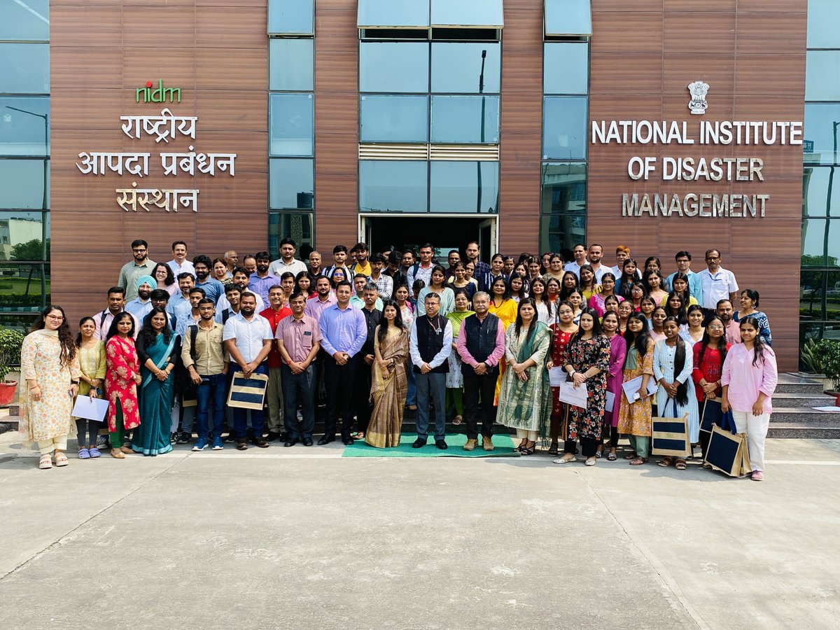 National Institute of Disaster Management (@nidmmhaindia) on Twitter photo इस अवसर पर श्री<a href="/rratnoo/">Rajendra Ratnoo IAS</a> (कार्यकारी निदेशक, एनआईडीएम); कर्नल पी. एस. रेड्डी (संयुक्त निदेशक, एनआईडीएम); श्री रमेश ठाकुर जी (सुश्री मैथिली ठाकुर के पिता); प्रो. सूर्य प्रकाश; प्रो. अनिल गुप्ता; सुश्री नाज़िया खान (आईपीआरओ) और एनआईडीएम के सभी अधिकारी व कर्मचारी मौजूद रहे।
#हिंदी इस अवसर पर श्री<a href="/rratnoo/">Rajendra Ratnoo IAS</a> (कार्यकारी निदेशक, एनआईडीएम); कर्नल पी. एस. रेड्डी (संयुक्त निदेशक, एनआईडीएम); श्री रमेश ठाकुर जी (सुश्री मैथिली ठाकुर के पिता); प्रो. सूर्य प्रकाश; प्रो. अनिल गुप्ता; सुश्री नाज़िया खान (आईपीआरओ) और एनआईडीएम के सभी अधिकारी व कर्मचारी मौजूद रहे।
#हिंदी