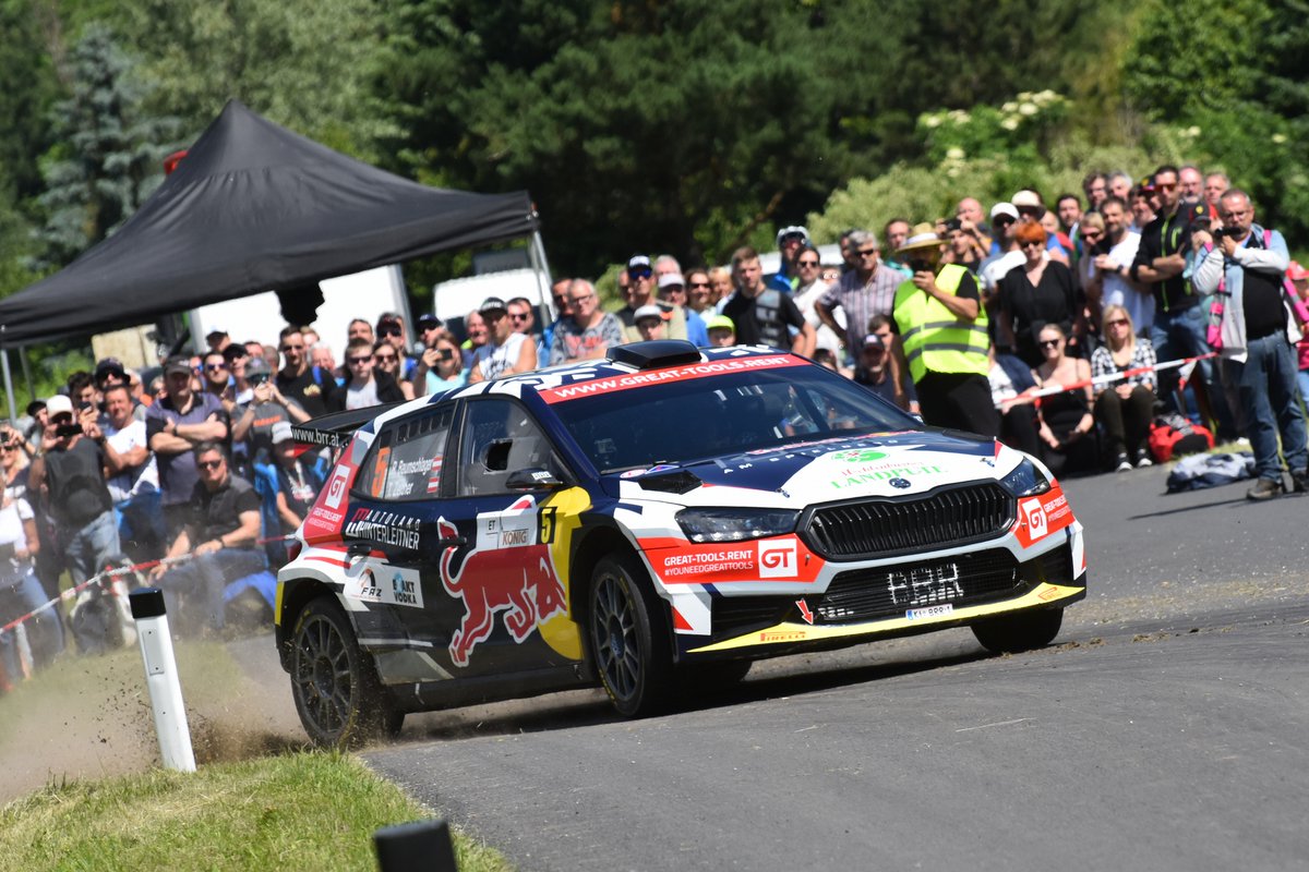BRRBaumschlager's tweet photo. 🏁🇦🇹 Raimund Baumschlager: Dichtes Programm mit Fragezeichen ➡ https://t.co/y7s2EwrYNJ 😎

📷 Harald Illmer

#brr #rallye #raimundbaumschlager #SkodaFabiaRSRally2 #rally #thomaszeltner #arl #austrianrallylegends #admont https://t.co/6rax19ijyt