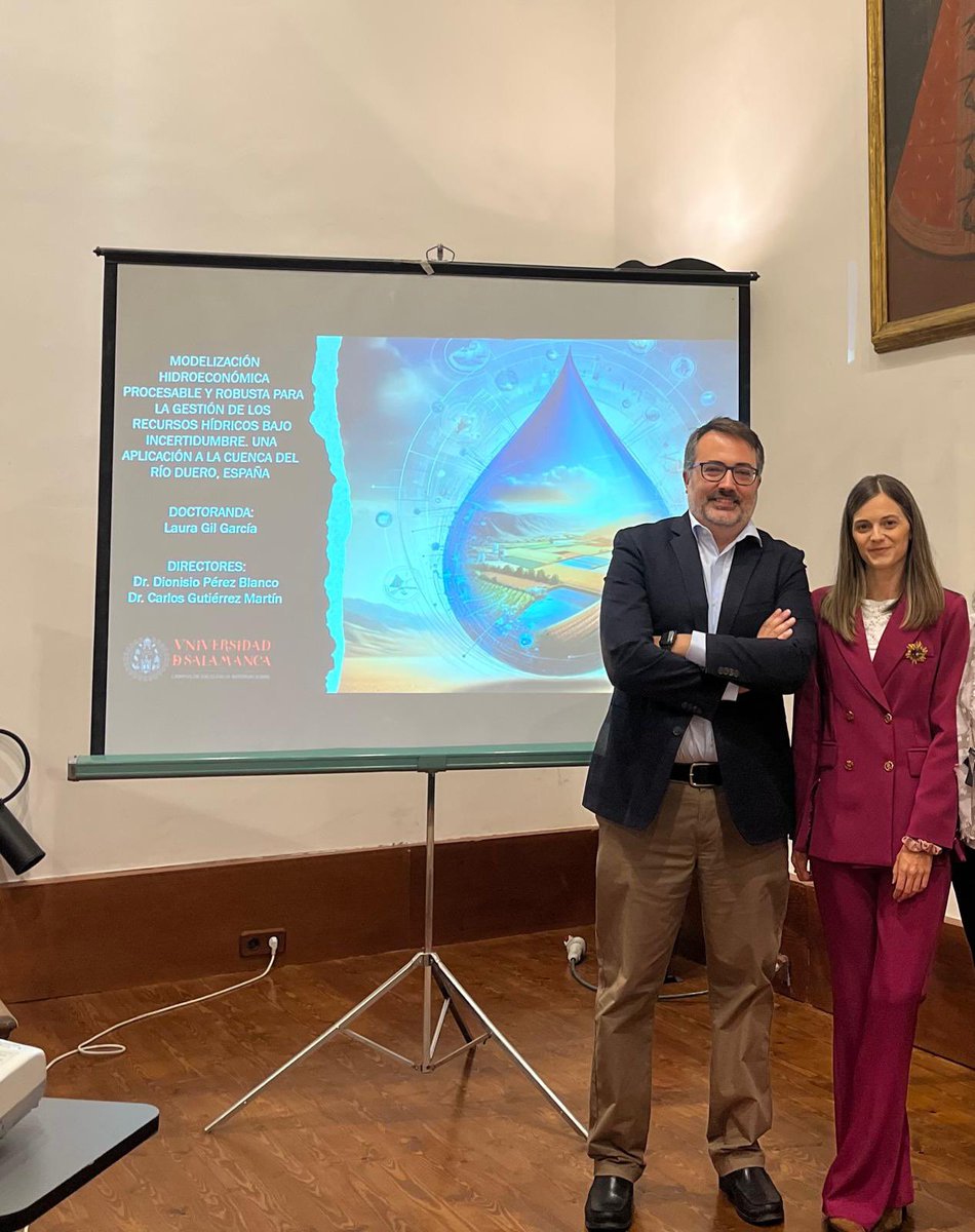 e_mohican's tweet photo. A PhD co-directered by @carlos_gumar and @water_wader CONGRATULATIONS @Lauragil_9 https://t.co/RdOWWtDDSw