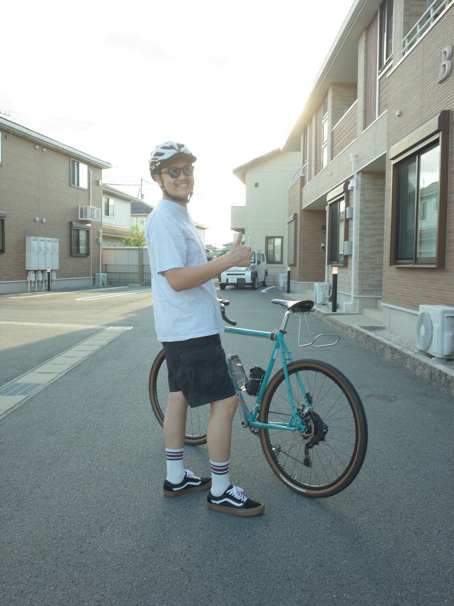 家出る前からニッコニコでわらう。