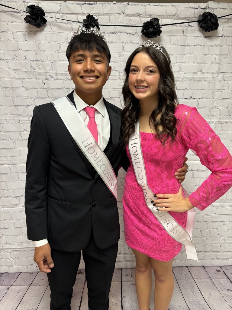 Congratulations to the 2024 Mitchell High School Homecoming Royalty:
Queen: Cadie Haley
King: Grant Mathews

Princess: Miley Teague
Prince: Alex Gayton