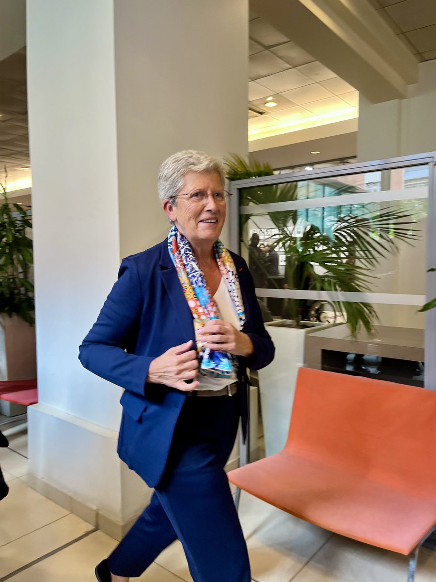 Avec beaucoup d’émotion et d'engagement, je rejoins le ministère de la Santé et de l’Accès aux soins.

Les attentes et les défis sont considérables.

Je prends ces fonctions avec humilité, détermination. Avec les équipes du Ministère, nous sommes immédiatement au travail.