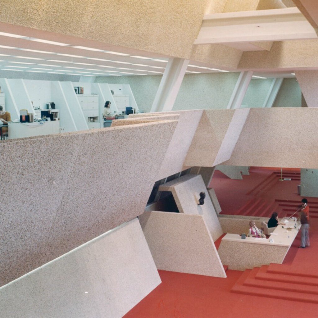 PaulRudolphInst's tweet photo. The Burroughs-Wellcome Corporate HQ, designed by Paul Rudolph (1972). https://t.co/NxMhV5WnyB