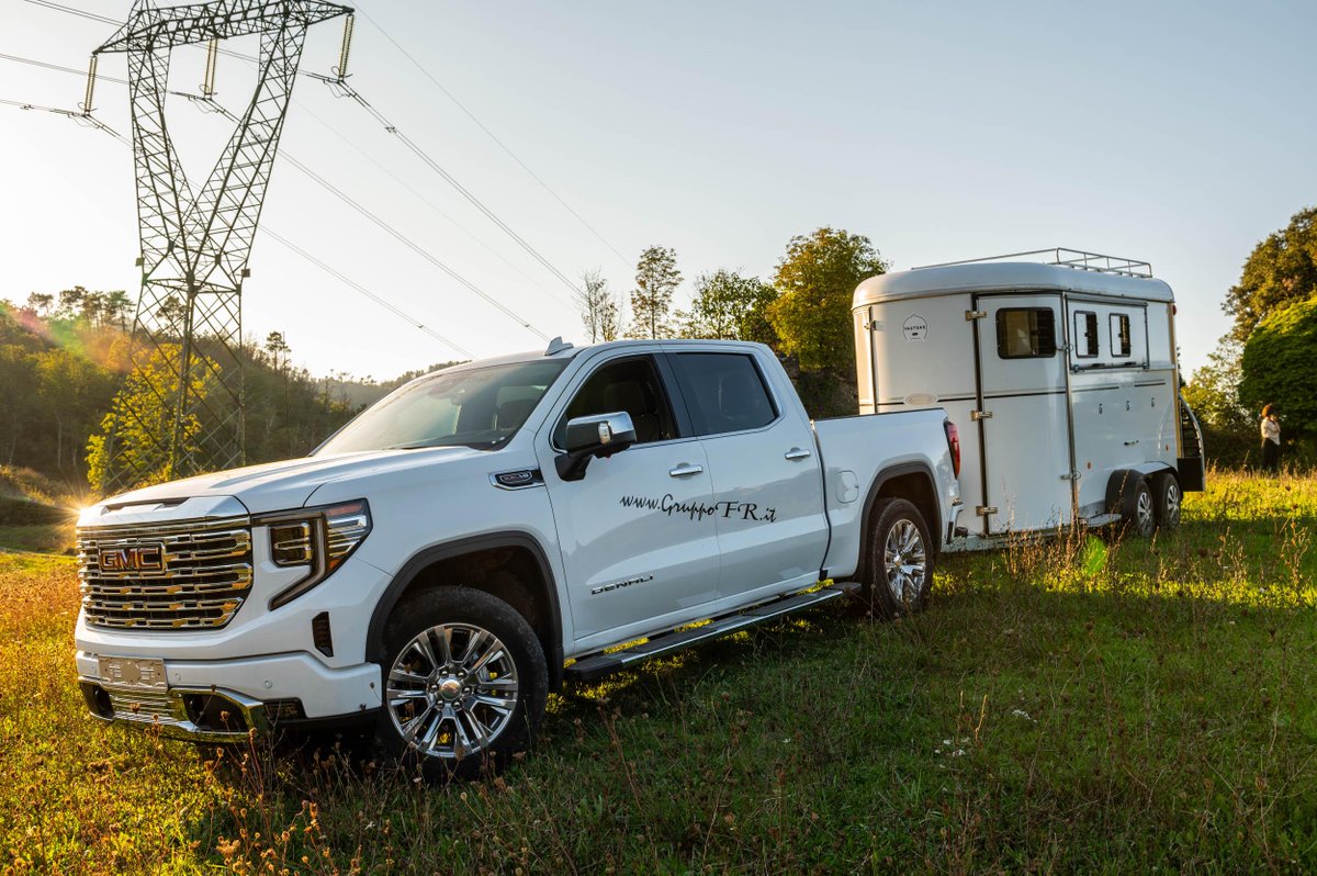 VisualProject73's tweet image. 📸 Shooting fotografico per GRUPPO FR - Un anno dopo! 🎉

👀 Date un&apos;occhiata al nostro lavoro:

#GruppoFR #FRCar #AutoDiLusso #NoleggioDiLusso #FotografiaAuto #ShootingAziendale #VisualProject #MarketingAutomotive #ConcessioanriAuto #BrandAutomotive 👉 visualproject.it