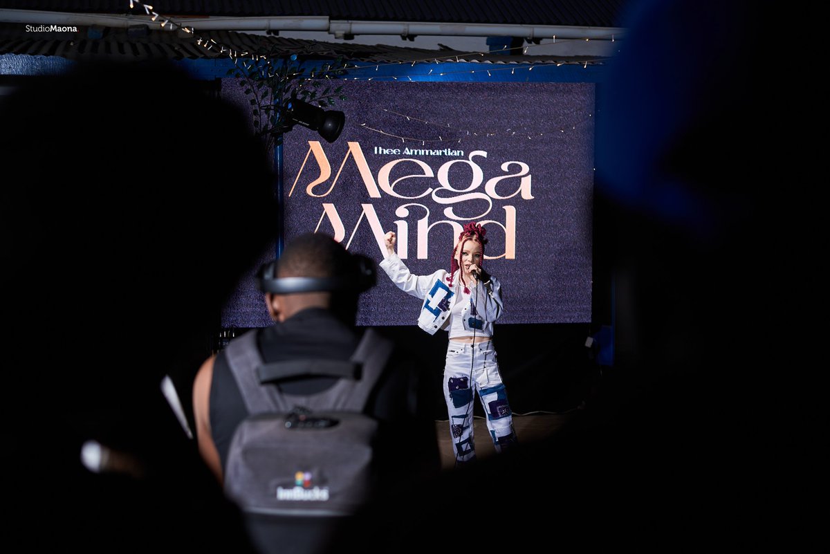 We are honoured to have covered one of the best contemporary creative poets' MegaMind EP Listening Sessions. Shezney Wood, also known as Thee Ammartian, is her name. Here are some photos from the event!