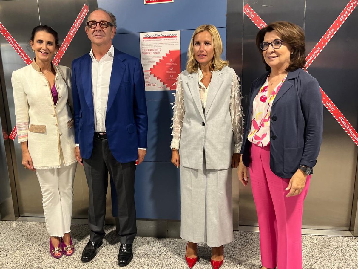 CARDIVAGROUP's tweet photo. ❣️Iniciamos el #RetoSinAscensor con la mejor compañía! La alcaldesa de @Alcobendas_ayto, @RocioGAlcantara, nos se ha unido a #Cardiva para dar el pistoletazo de salida a esta iniciativa por la salud cardiovascular.
🚶‍♂️¡Súmate y deja el ascensor!
#EsCardiva #CardivaLate #Alcobendas https://t.co/DHdJyvz1BY