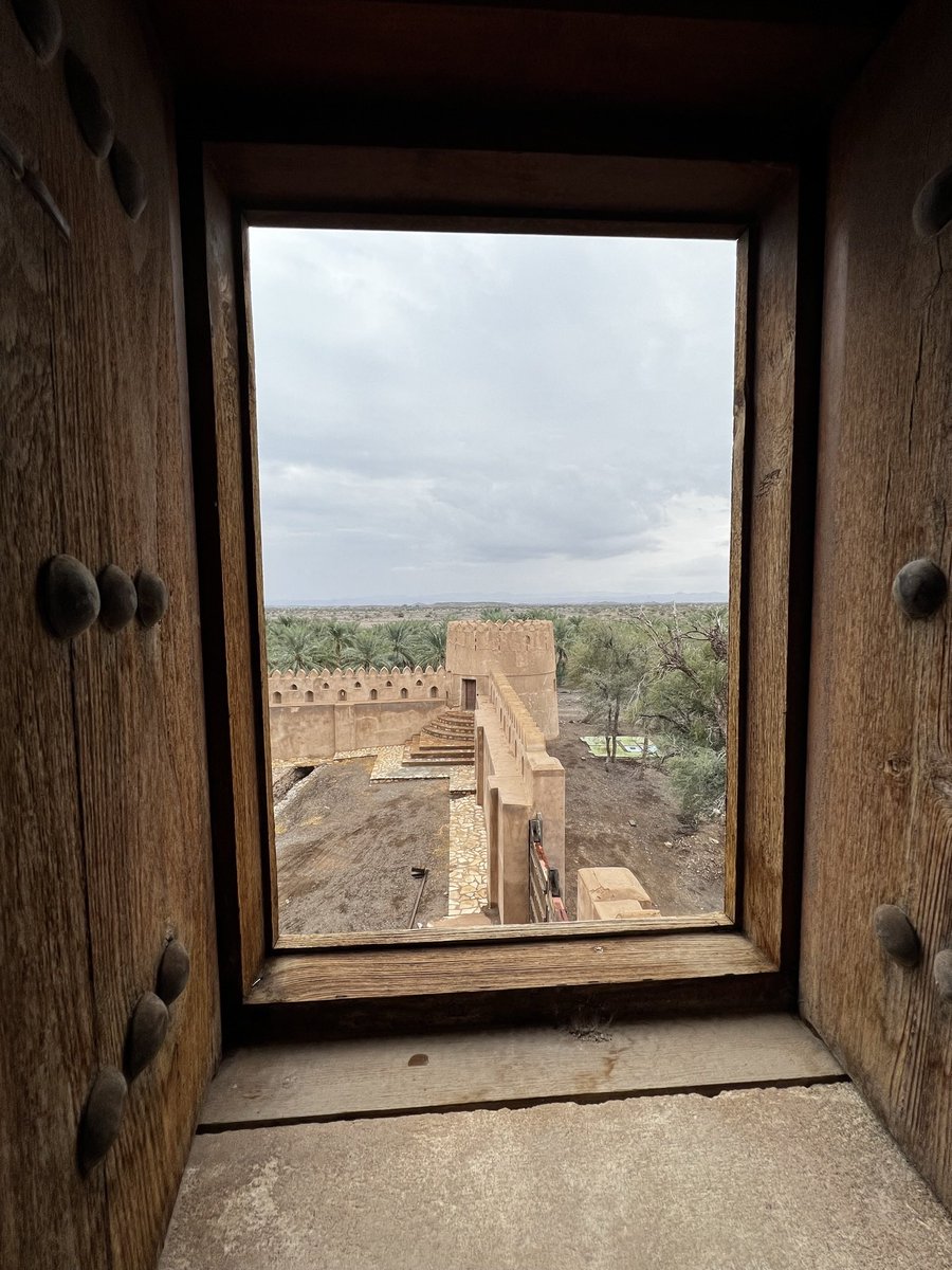 jabreencastle's tweet photo. بنيت داراً قضى بالسعد طالعها
قامت لهيبتها الدينا على قدم
كأنها إرم ذات العماد
وإن زادت بمالكها فخراً على إرم
#عمان_السعودية_عزوة_واهل
#عمان_تحتفي_بالسعوديه
#عُمان
#jabreencastle
#حصن_جبرين https://t.co/KNMyqB22gx