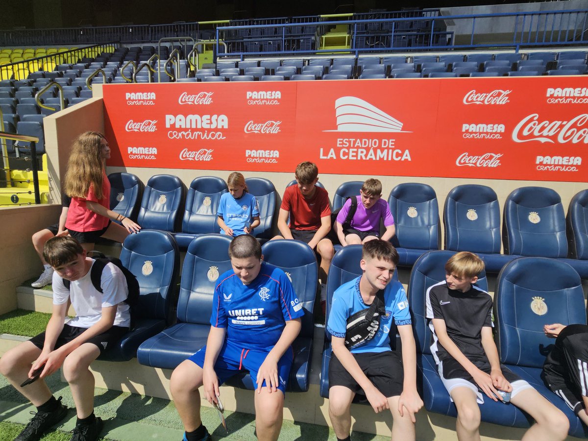 TEAMPEGW's tweet photo. Checking out the seats in the dug out, who is being sold to make way for our up and coming footballers? #makeitpro #chaseyourdreams #inspired @Greenwood_Acad https://t.co/uYFAp2RSXU
