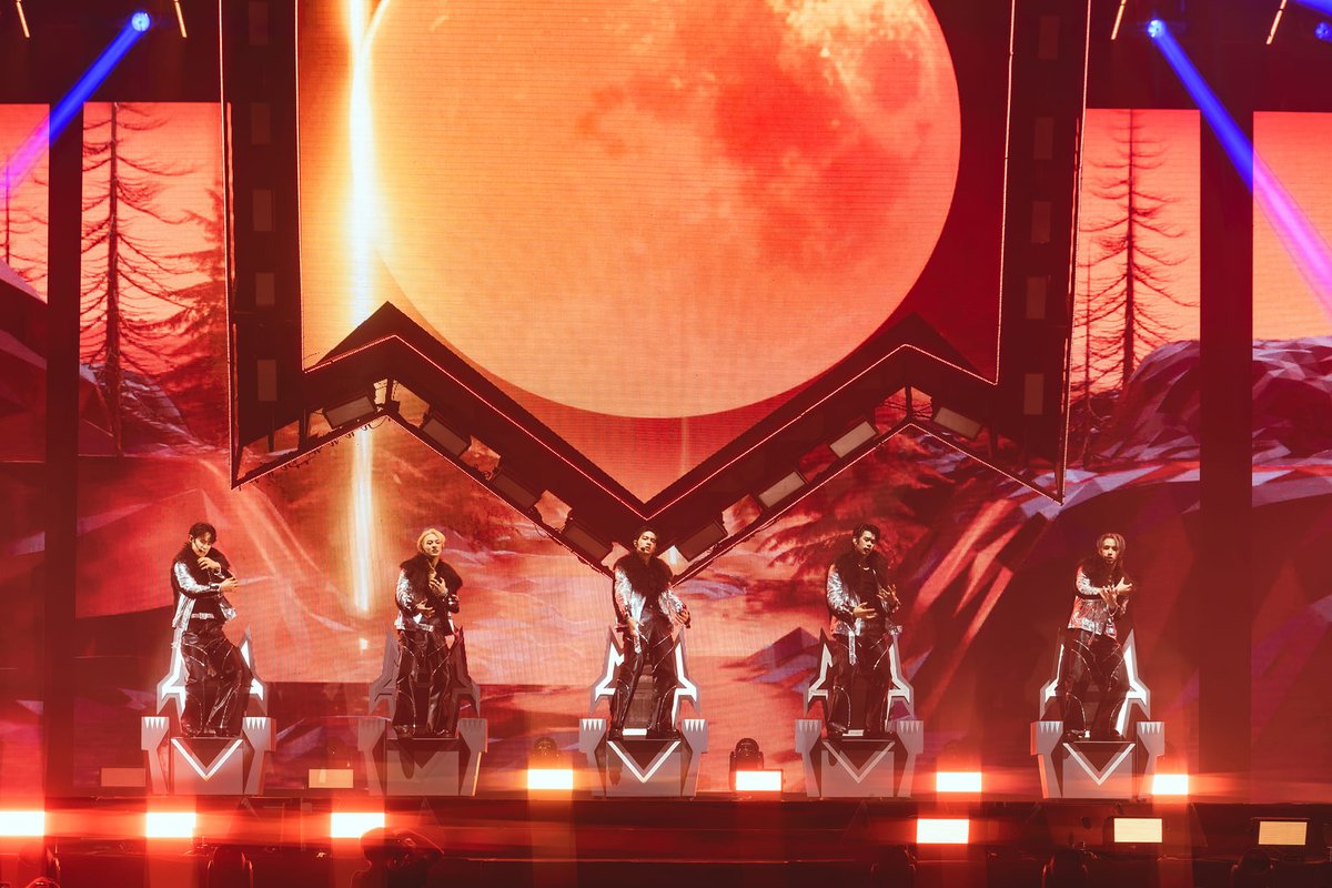doo_popp's tweet photo. 5 หนุ่ม “LYKN” ปล่อยพลังเต็มแม็กซ์เวทีสะเทือน!! พร้อมเกสต์พิเศษกว่า 23 ชีวิต ในคอนเสิร์ตใหญ่สุดปัง “LYKN UNLEASHED CONCERT”

#LYKNconcert #LYKN #Lego_Rapeepong #williamjkp #hongshihoshi #TuiChayatorn #nnutdan https://t.co/3ky3px1rgY