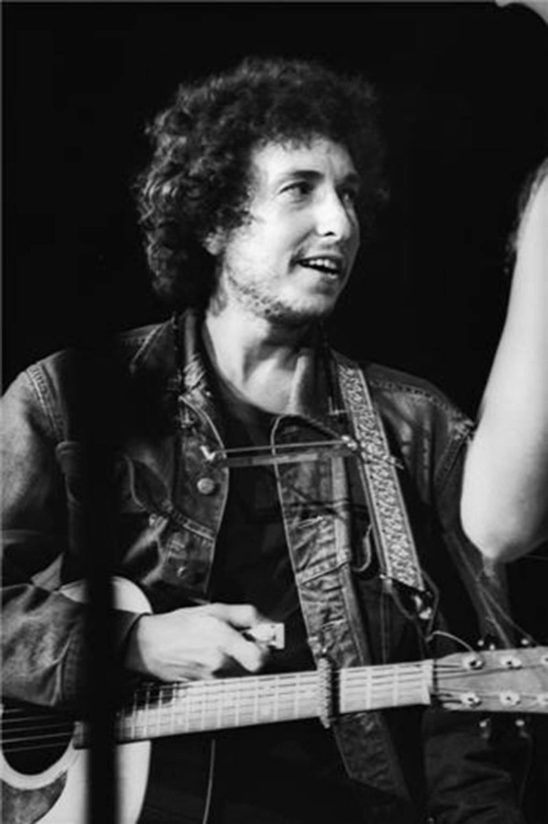 Bob Dylan Smiling tweet media