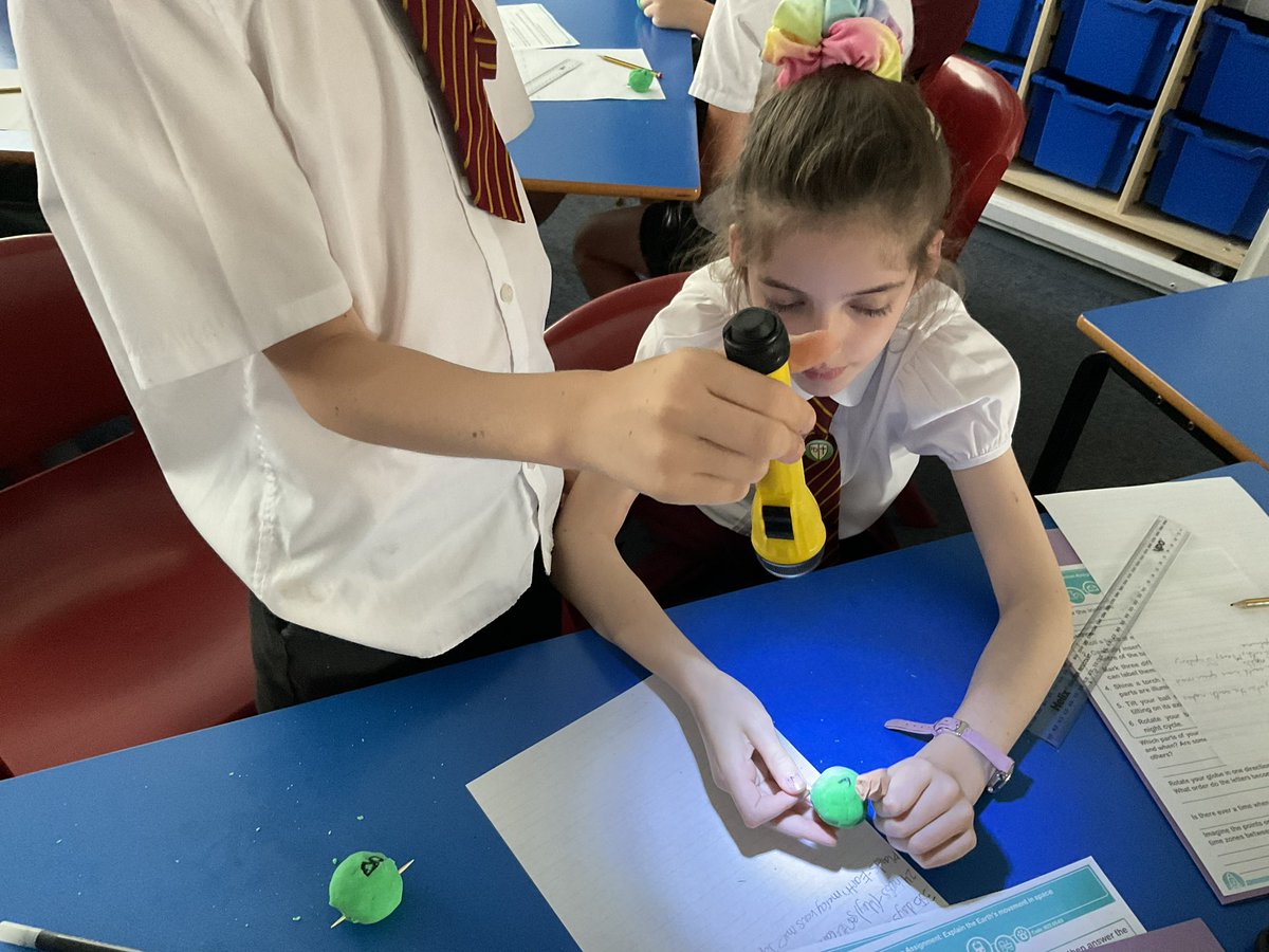 PDA_Y5's tweet image. In Science, we have been learning about Earth &amp;amp; Space! We used play doh shaped in spheres to resemble the Earth and the torches acted as the sun. 

As well as orbiting the sun, we know that the Earth turns on its axis giving us day &amp;amp; night. #pdascience 🌎🌞