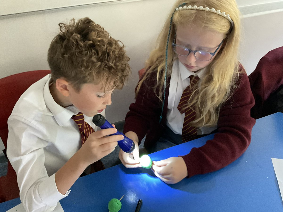 PDA_Y5's tweet image. In Science, we have been learning about Earth &amp;amp; Space! We used play doh shaped in spheres to resemble the Earth and the torches acted as the sun. 

As well as orbiting the sun, we know that the Earth turns on its axis giving us day &amp;amp; night. #pdascience 🌎🌞