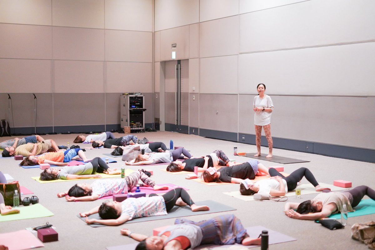 小野田貴代 | Takayo Onoda (@takayo_onoda) on Twitter photo ヨガフェスタ横浜 <a href="/yogafest/">Yogafest / ヨガフェスタ【公式】</a>
一年の締めくくりのようなイベント、今年のお祭りが終わりました。1日経って回復しているけれど、まだやや燃え尽き中。感謝尽きません、ありがとうございました。また様々な形でご一緒しましょう:) ヨガフェスタ横浜 <a href="/yogafest/">Yogafest / ヨガフェスタ【公式】</a>
一年の締めくくりのようなイベント、今年のお祭りが終わりました。1日経って回復しているけれど、まだやや燃え尽き中。感謝尽きません、ありがとうございました。また様々な形でご一緒しましょう:)