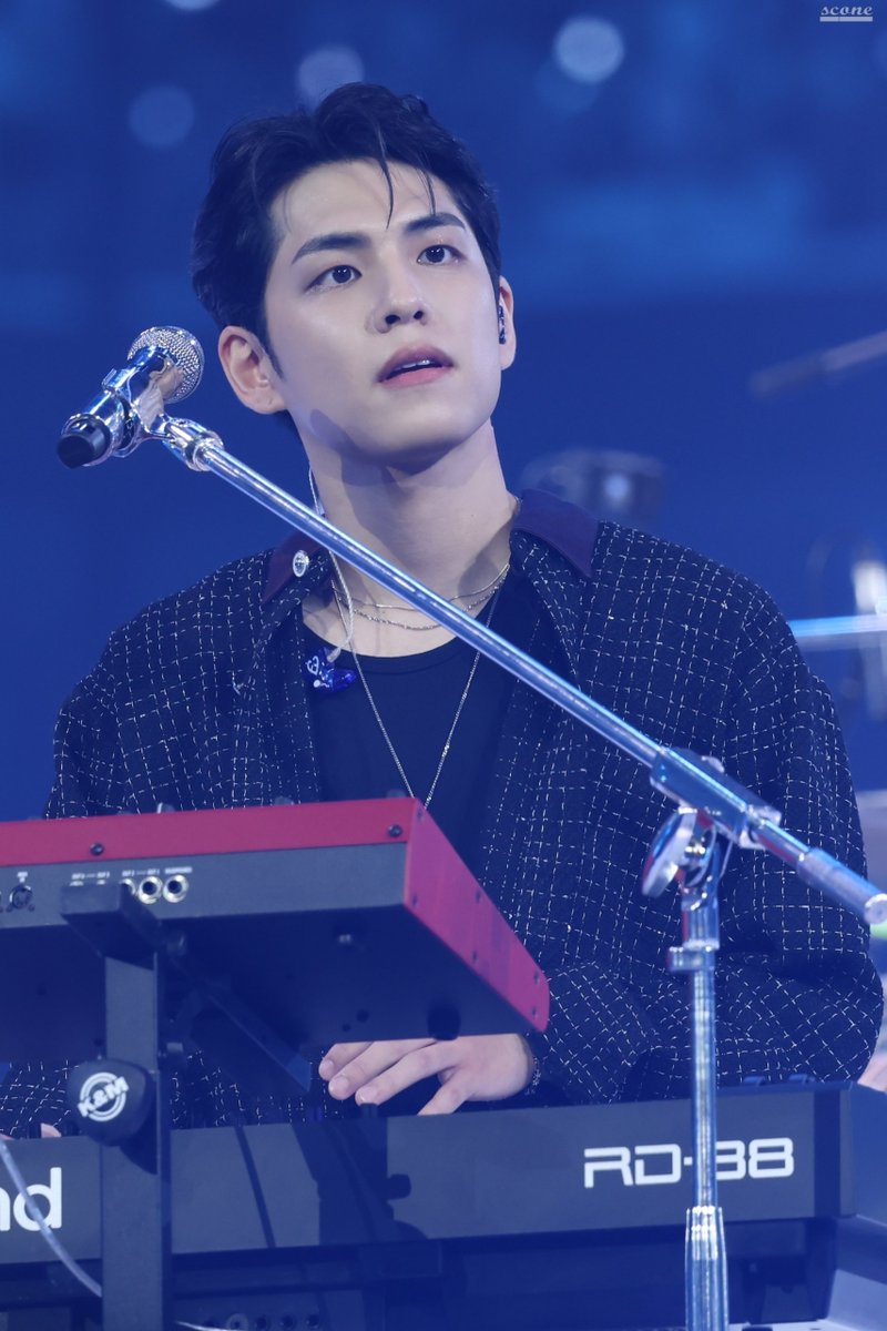 scone_zz's tweet photo. 240922 FOREVER YOUNG #원필 #WONPIL https://t.co/yyJFWJB3AX