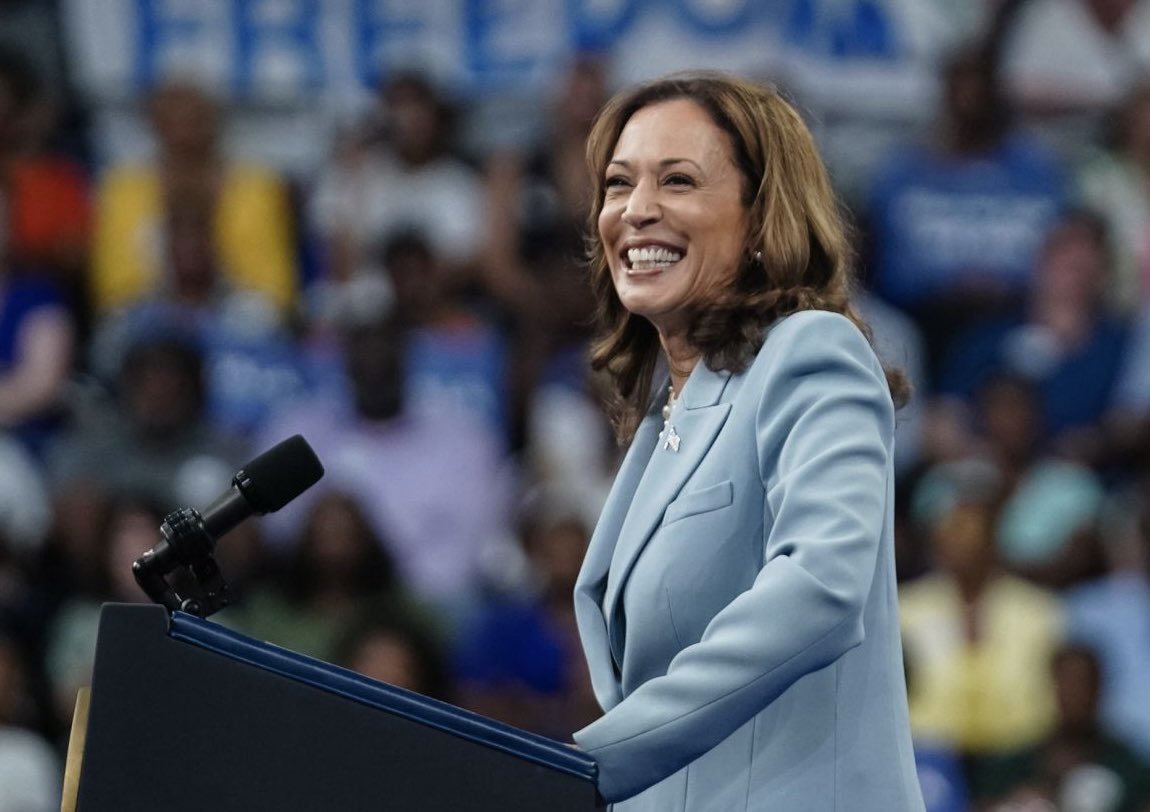 bluhue123's tweet photo. Kamala Harris: Are you ready to make your voices heard?

Drop a 💙 if you are https://t.co/jqbPSQG9y0