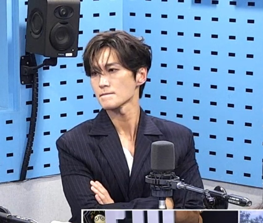 미모를 보십시오
자세히 보면 뭐라고 써 있는데요? ㅁ....
매.........?
매디슨카운티의다리...........라고