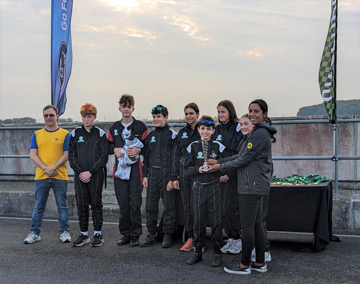 TownCloseSchool's tweet photo. Congratulations to the Year 8 F24 team of George, Christabel, Ethan, Edward, Hugo, Tilly, Ruby & Ava, & a huge thank you to Mr Buck & the team's fantastic band of supporters!
#TownCloseExtraCurricular #TownCloseYear8 https://t.co/emRAs1eHF7