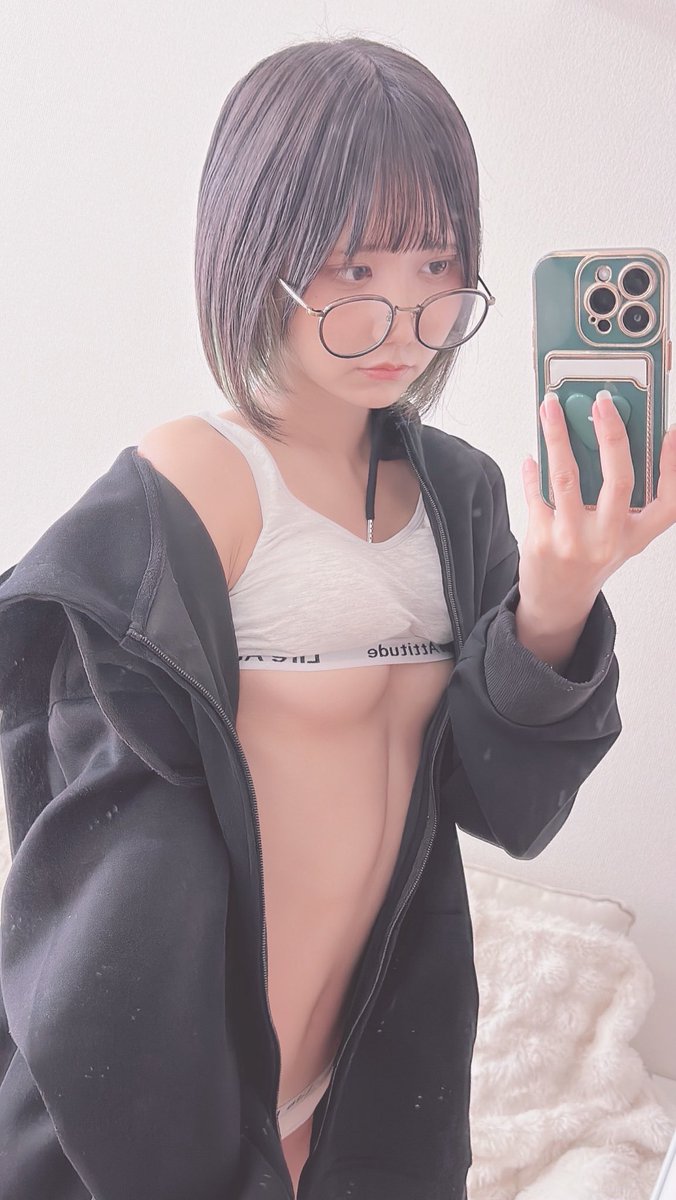 陰キャ女子 https://t.co/TkbKraNLvL