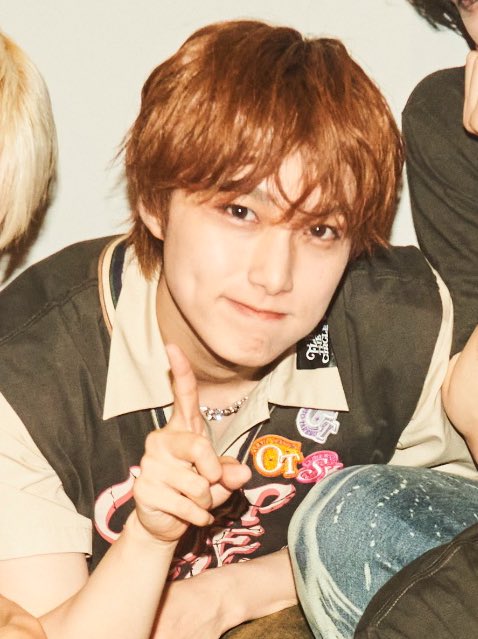 chiyopri70's tweet photo. 初日に引き続き、また兄弟のワッペン😭
前から思ってたんだけど、匠海って3人の仲でも実は一番なにプリ大切にしてる気がする
何かにつけて、あれやろうや！って「僕たち…」の挨拶してたり「いつか、いつか3人で絶対(曲)やりたい」ってラジオでも話してたもんなあ🥲✨
#INI_FLIP_THE_CIRCLE #尾崎匠海 https://t.co/R5XjUeC8gn
