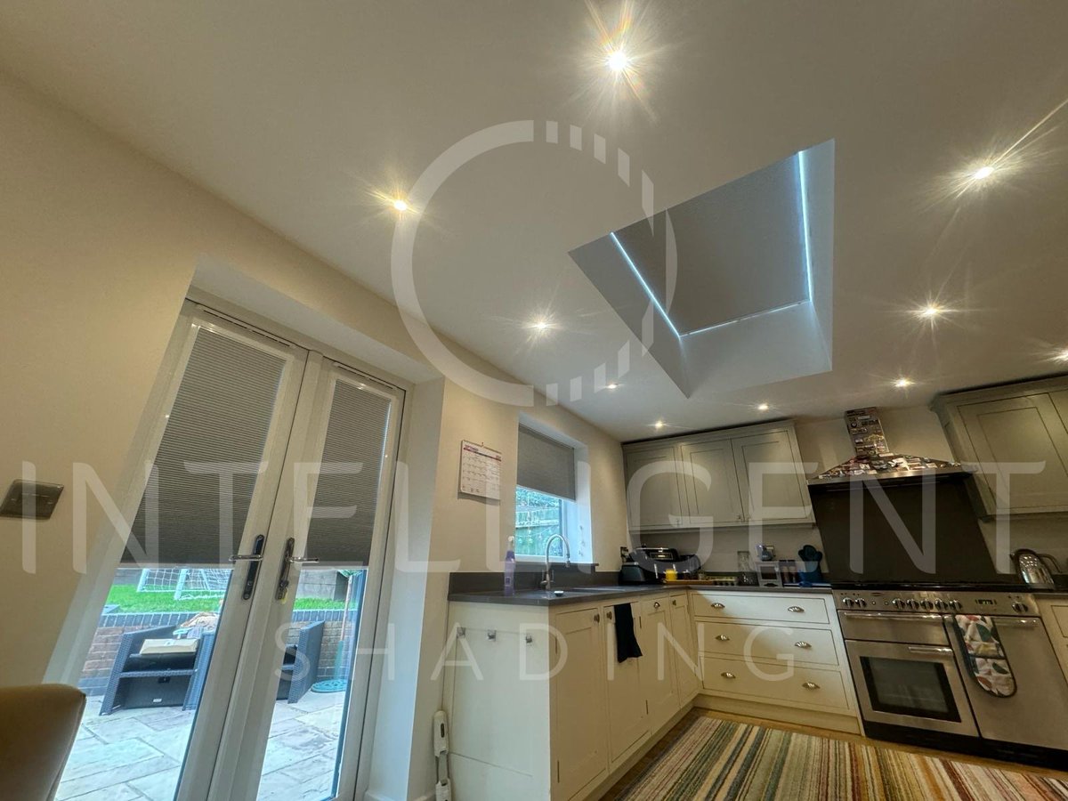 smart_blinds4U's tweet image. Beautiful Perfect Fit Pleated blinds, Intu Pleated blinds and Pleated Roof Lanterns installed in this amazing open plan space! 🤩

#IntelligentShading #blinds #curtains #homedecor #interiordesign #diy #homeimprovements #windowblinds  #pleatedblinds  #silhouetteblinds #romanblinds