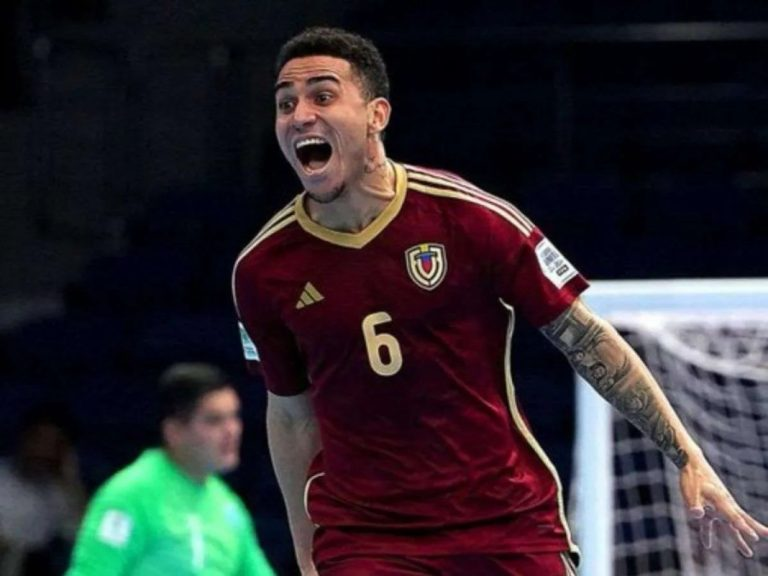 contrapuntovzla's tweet photo. La Vinotinto selló su pase a octavos de final del mundial de Futsal https://t.co/BhlNTV5bbJ https://t.co/3i1HG6ECq6