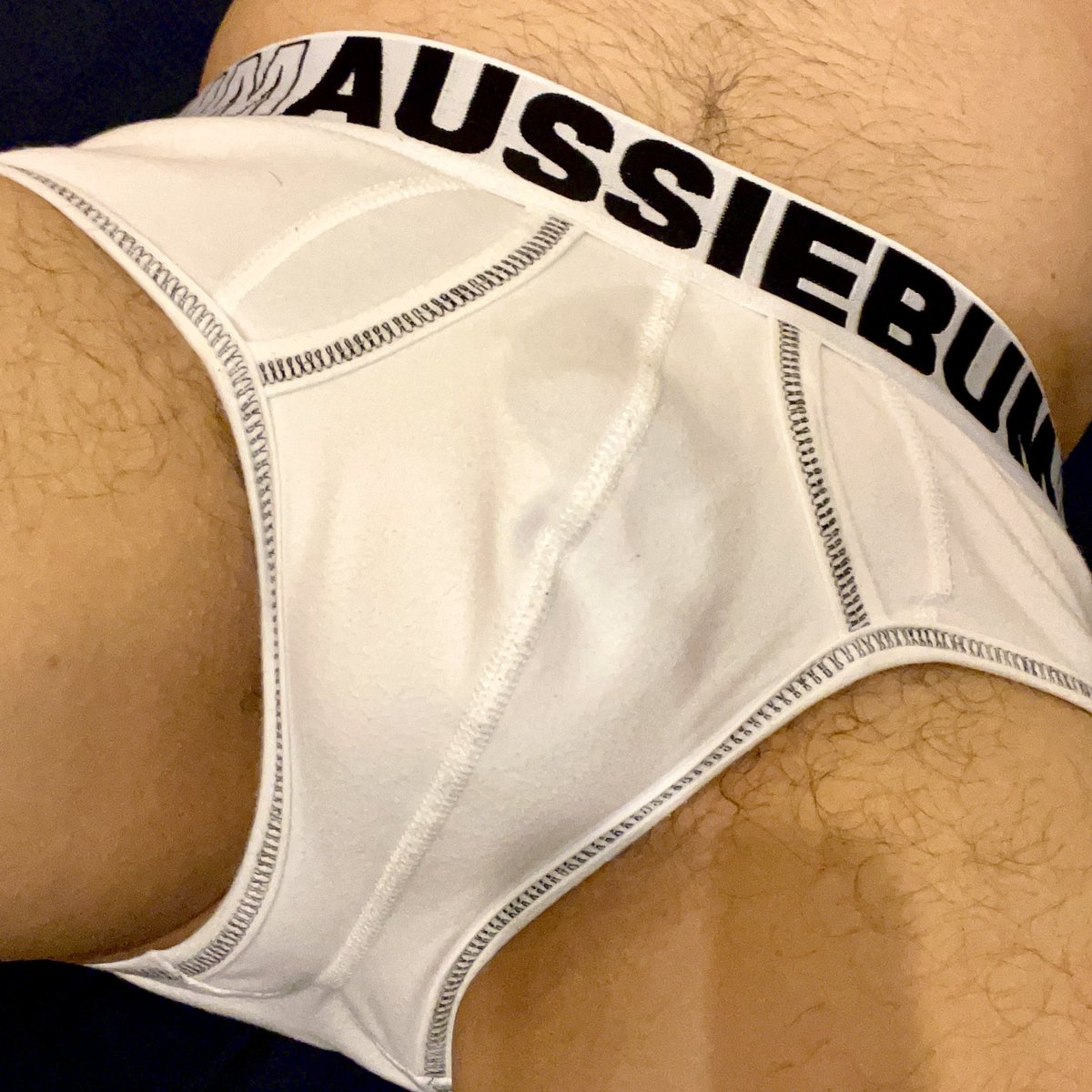 ssbcc1's tweet photo. 白のパンツが1番好き
少し汚れてるくらいが好きです https://t.co/xcEsjKMSTN