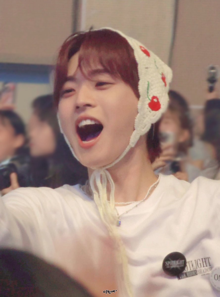 240922 온앤오프 스포트라이트 앙콘

퓨즈들 보고 아기멍게가 된 콩순이🍒

#온앤오프 #효진