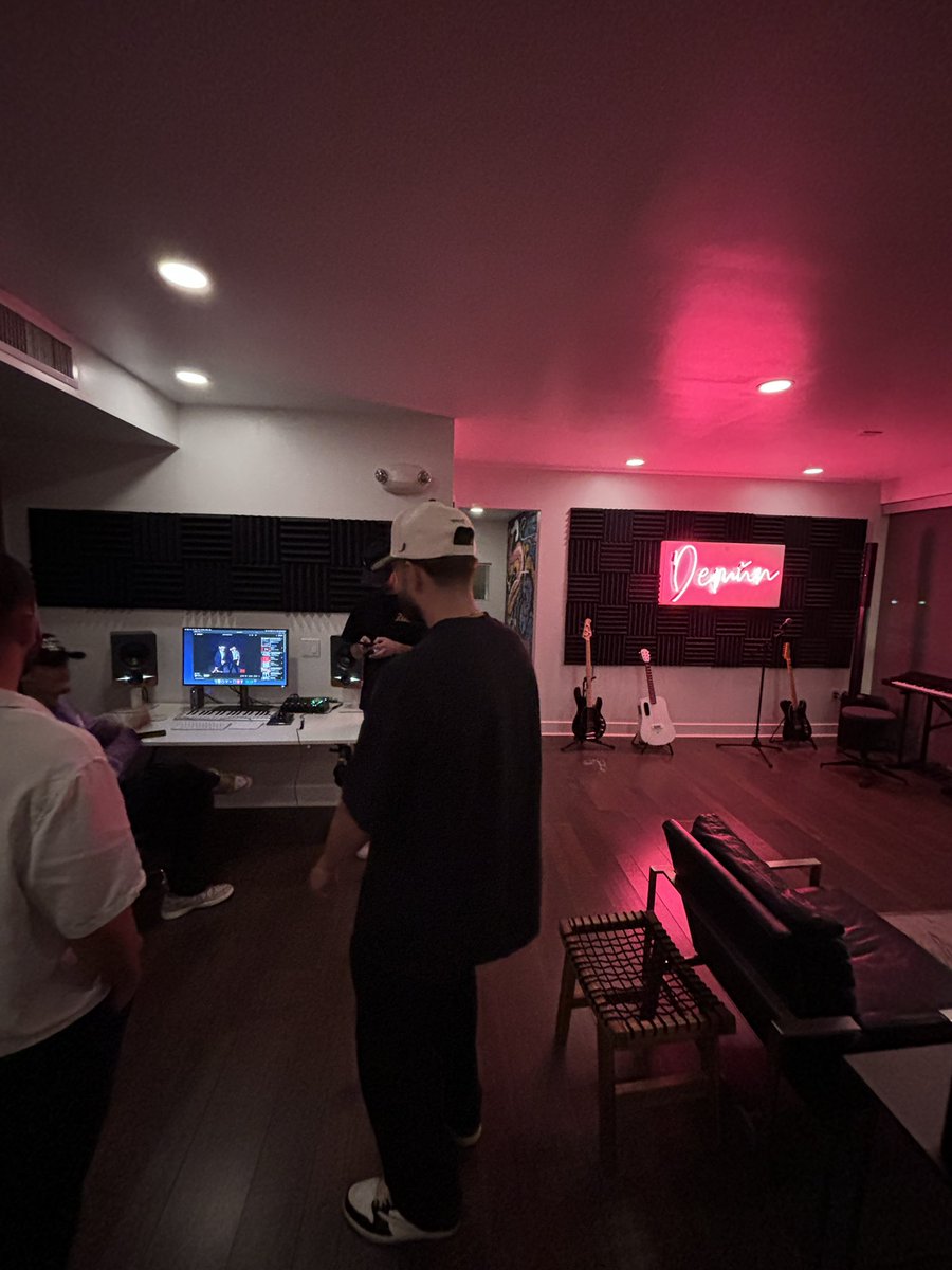 #GoodTrouble in AZ 🌴 trip was a success. 

✔️ 2 Podcasts Recorded
✔️ 1 Partnership
✔️ Another partnership nurtured