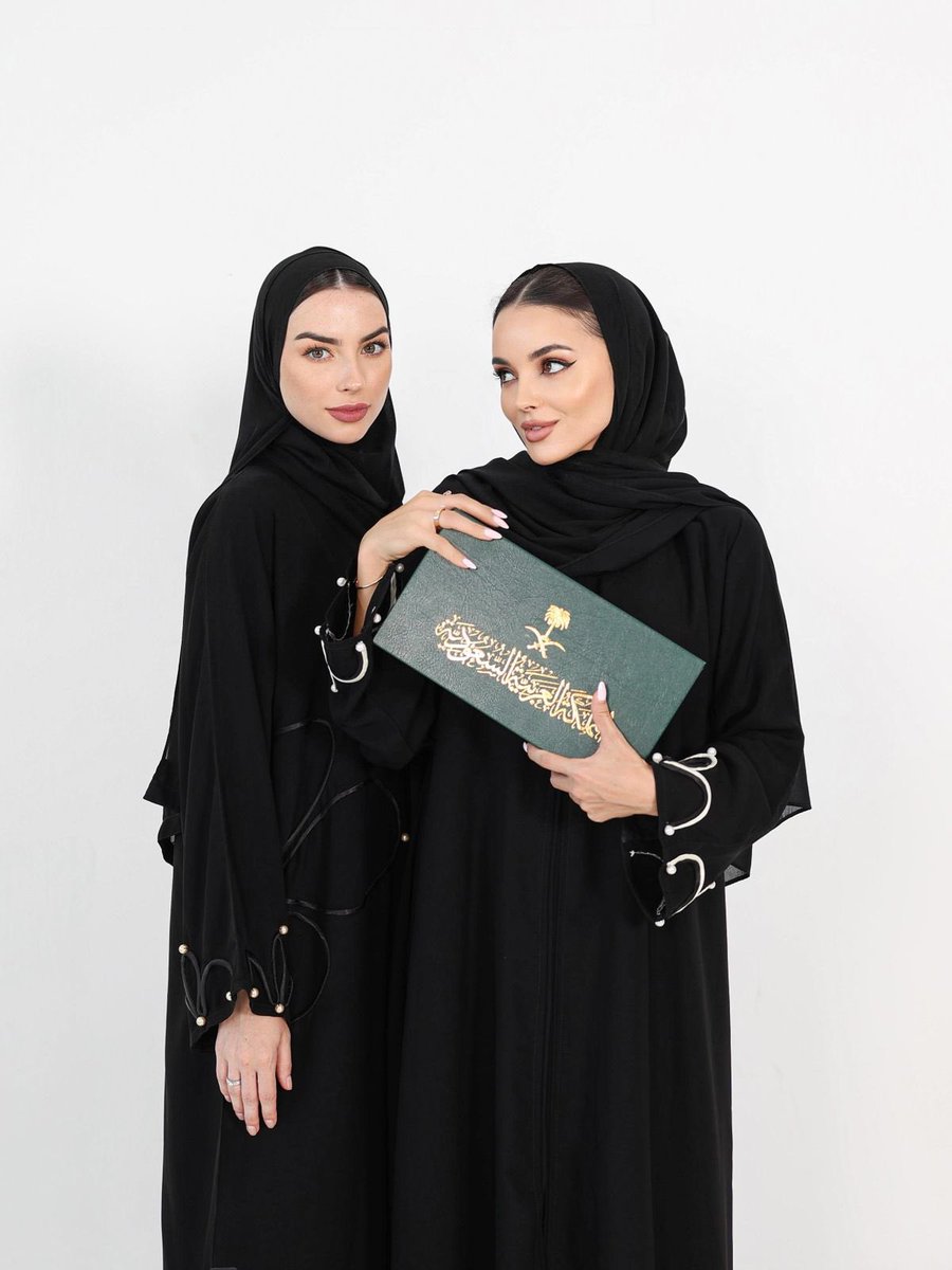 كل عام وبلدنا في حماية الله ورعايته وتحت ظلال الأمن والأمان والعطاء، وكل عام ونحنُ الشعب  المعطاء لبلادنا وقاداتنا . 
#اليوم_الوطني_السعود_94