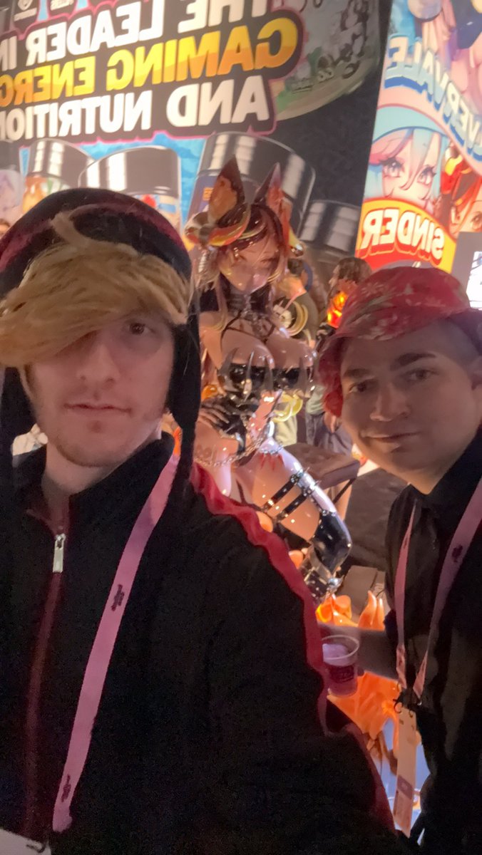 TwitchCon was fun

Thanks for the invite <a href="/Twitch/">Twitch</a> 🙏💜

Nobody tell YouTube ☝️🤓