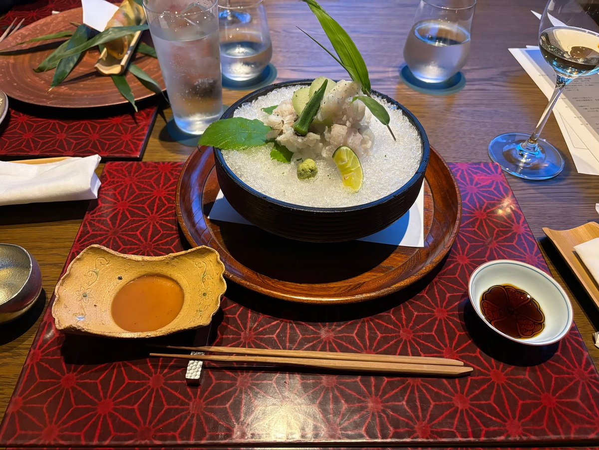tomochinotty's tweet photo. 弾丸旅行♨  #ふふ箱根 
夕ご飯お酒とともに🍶

 #コース料理  #季節の食べ物
 #旅行 https://t.co/LymF8sVkC9