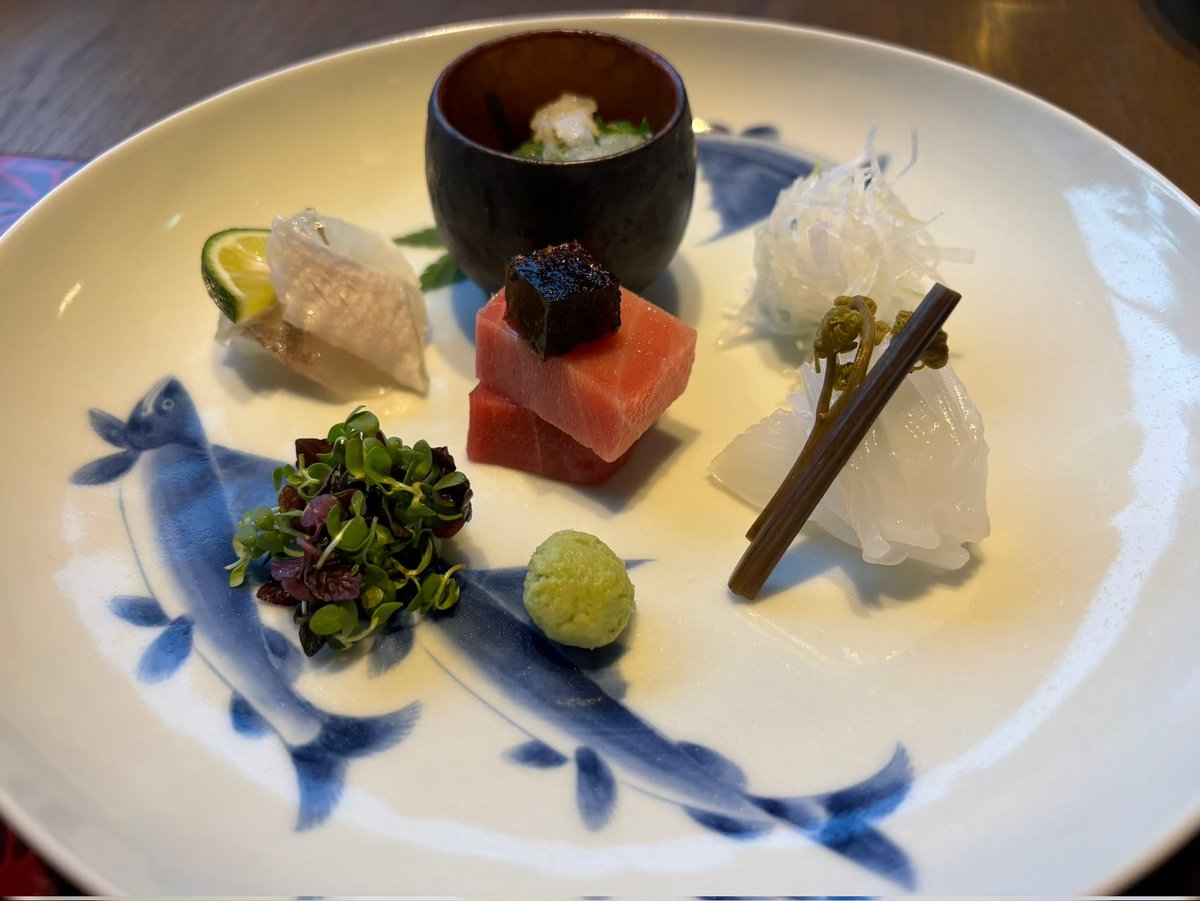 tomochinotty's tweet photo. 弾丸旅行♨  #ふふ箱根 
夕ご飯お酒とともに🍶

 #コース料理  #季節の食べ物
 #旅行 https://t.co/LymF8sVkC9