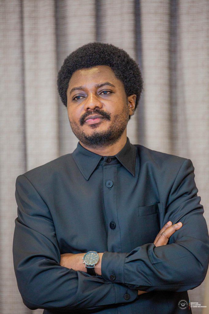 GraceShako1's tweet image. 🔴Le ministre de la Justice @ConstantMutamba ordonne aux procureurs près les Cours d'Appel d'engager des poursuites contre les auteurs d'actes de dépravation des mœurs sur les réseaux sociaux. #Gsk #JusticeRDC #DépravationDesMœurs