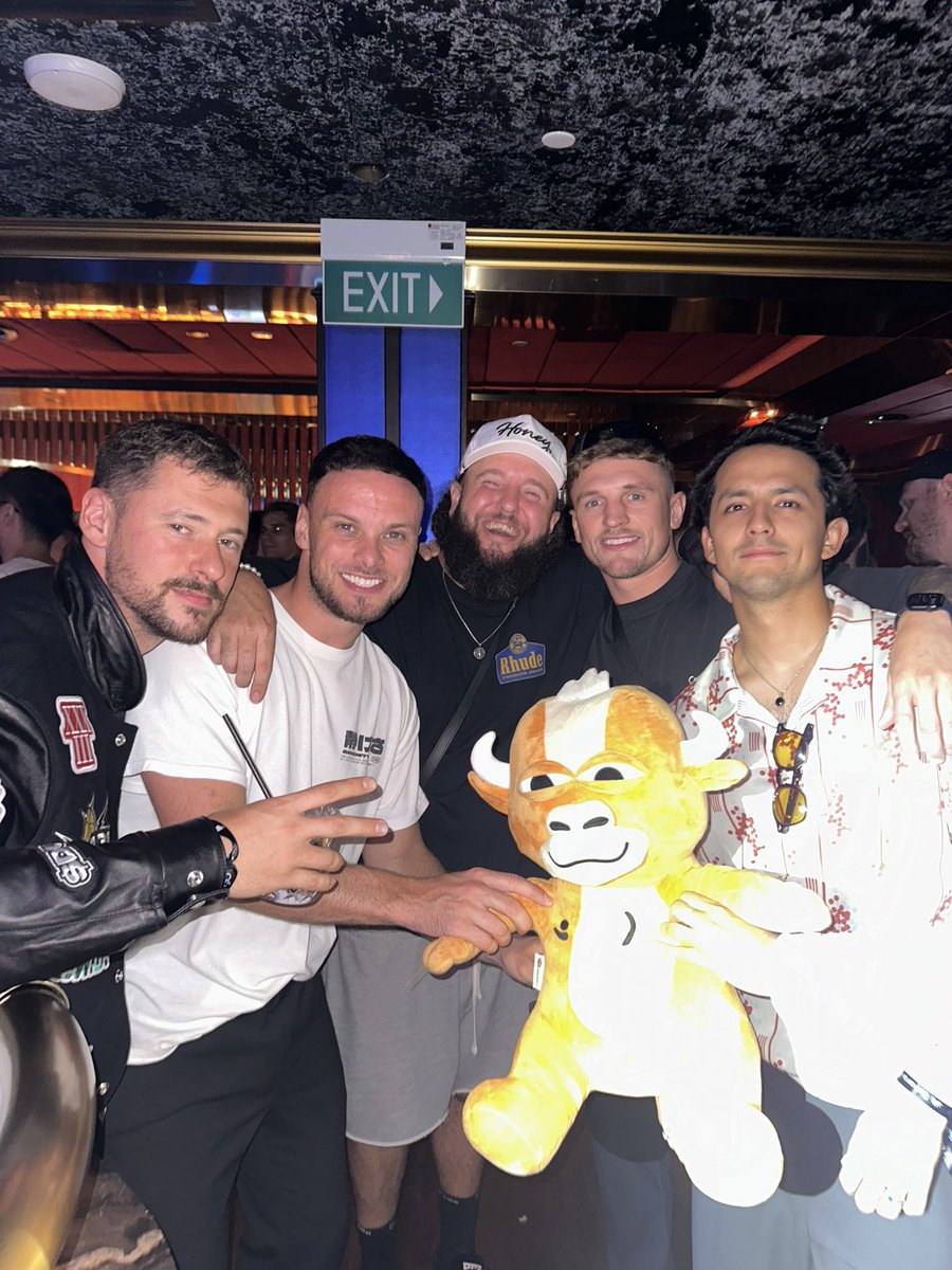 Just touched back down in Manchester from what was undoubtedly the best crypto event to date 🇸🇬 

The best thing about a long haul flight is it gave me a good opportunity to reflect on my time in SG

I recalled the conversations I had and the faces of the people I met but not