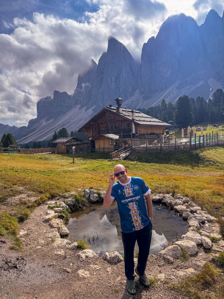 gallostalavera's tweet photo. 🐔✈️ GALLITOS VIAJEROS✈️🐔

Hasta el Rifugio delle Odle al norte de Italia se ha ido uno de nuestros Gallitos, que siempre tiene un hueco en su maleta para llevar los colores del @FS_Talavera y lucirlos con orgullo allá por donde vaya.

¡Grande nuestro Gallito!

Kikiriki 🐔🐔🐔 https://t.co/7qearxShlF