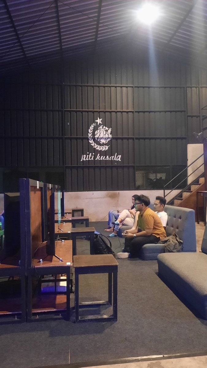 Senin yang berat bisa diredakan dengan bermain game sejenak 😁