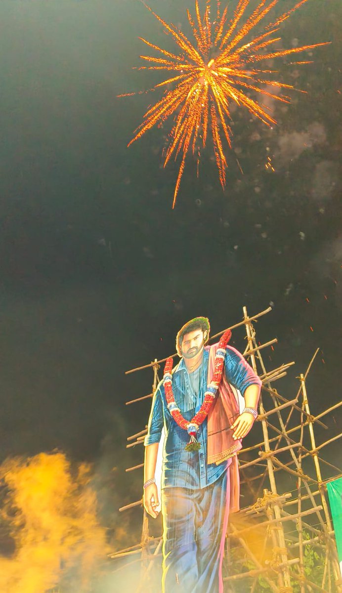 Ntr_Devudu2's tweet image. Picture Of The Day @tarak9999 💥💥🧨🧨🔥🔥

@DevaraMovie #DevaraPreReleaseEvent