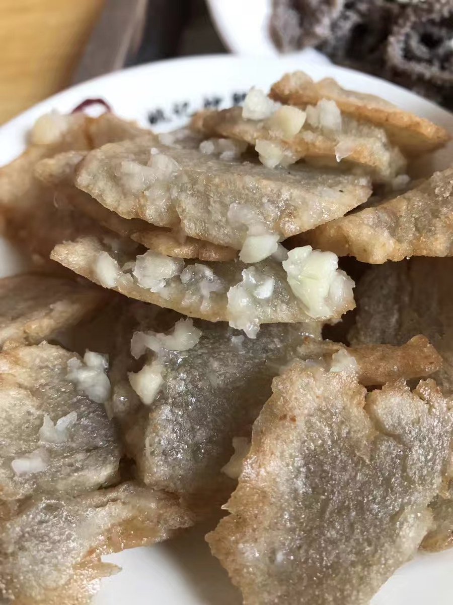 时隔多年，又被大学损友去感受了一次帝都的黑暗料理……这次我多吃了两口快夸我 https://t.co/hYpPYbd1Hl