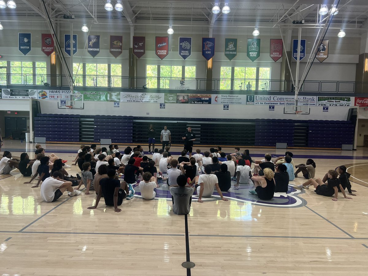 Thank you to the young men and parents that attended Yesterday elite camp.Elite Camp was a huge success. Effort and toughness on display!  Looking forward to seeing many of you on the recruiting trail!! #YHCMBB  #compete