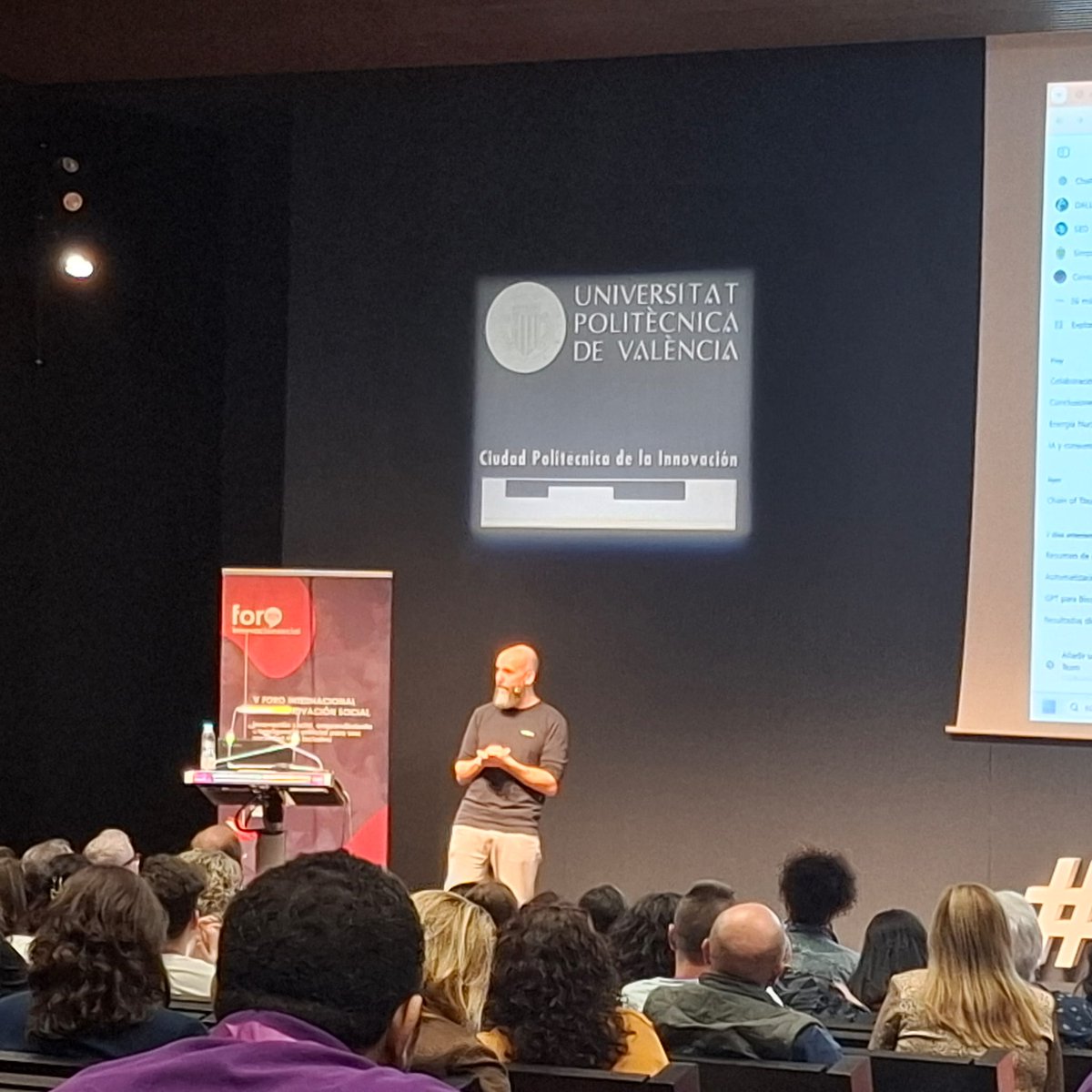 Desde levantar actas, a resumir reuniones, a hacer propuestas de proyectos ... hay un listado infinito de usos de aplicación de ChatGPT 
¿A quién no le gusta ahorrar tiempo?
Lo único que requiere la #IA  es saber pedir con claridad lo que necesitamos de la misma. 
Descubrimos lo