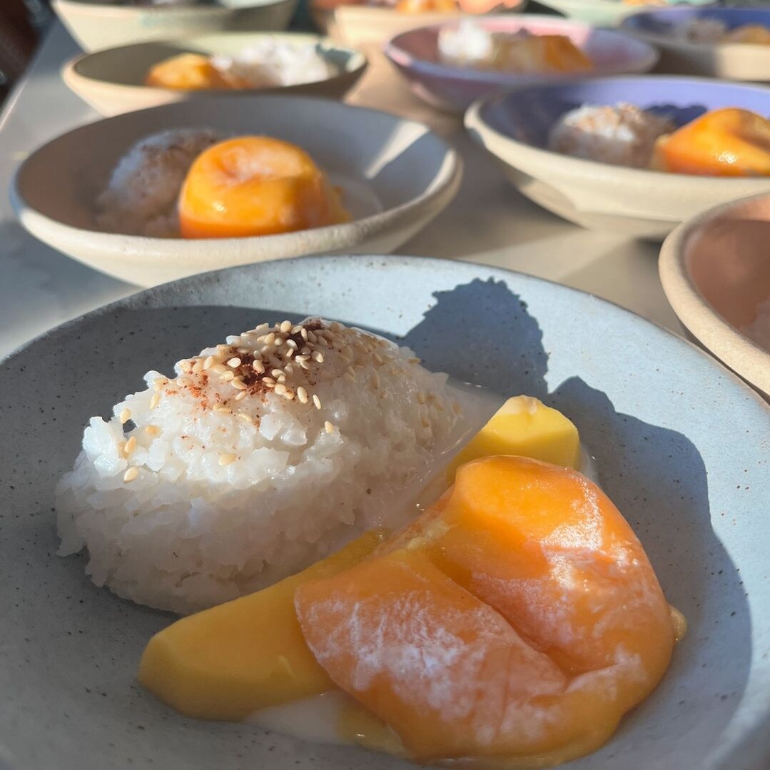 Chaokoh_UK's tweet image. This has us seriously craving some creamy mango sticky rice 🍚🥭

📷 IG: /chefcollinsevents

#chaokoh #coconutmilk #mangostickyrice