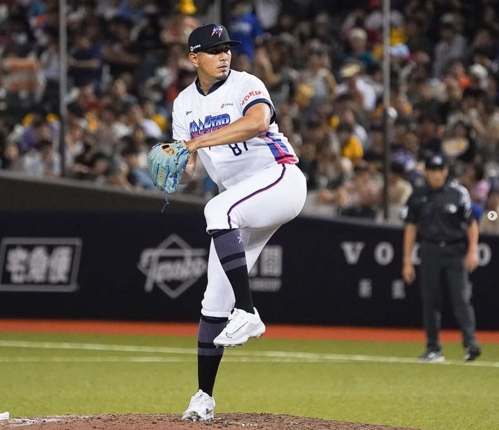 ArtKing ⁴⁷ tweet media